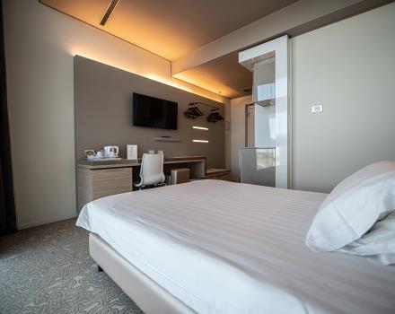 Comfort and space in the rooms of the BW Plus Net Tower Hotel in Padua